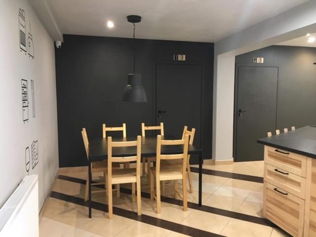Auberge de jeunesse Wygodne Pokoje H16 à Chorzów Extérieur photo